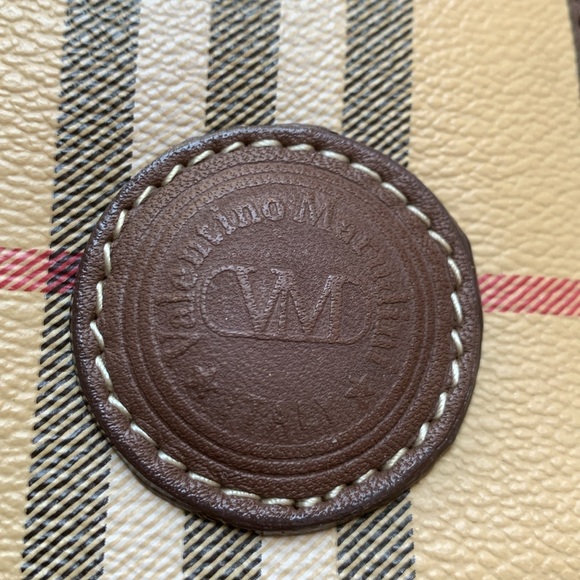 Valentino - Picture 4 of 6